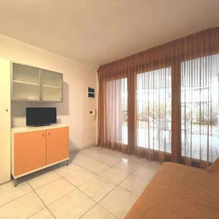 Apartment Functional With A Spacious Fenced Garden *