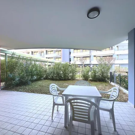 Apartment Functional With A Spacious Fenced Garden *
