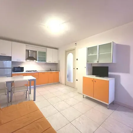 Apartment Functional With A Spacious Fenced Garden *
