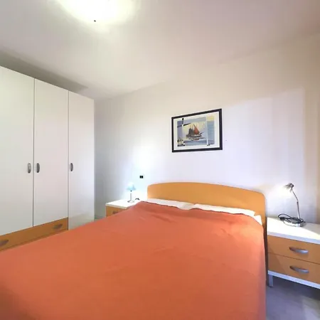 Apartamento Functional With A Spacious Fenced Garden *